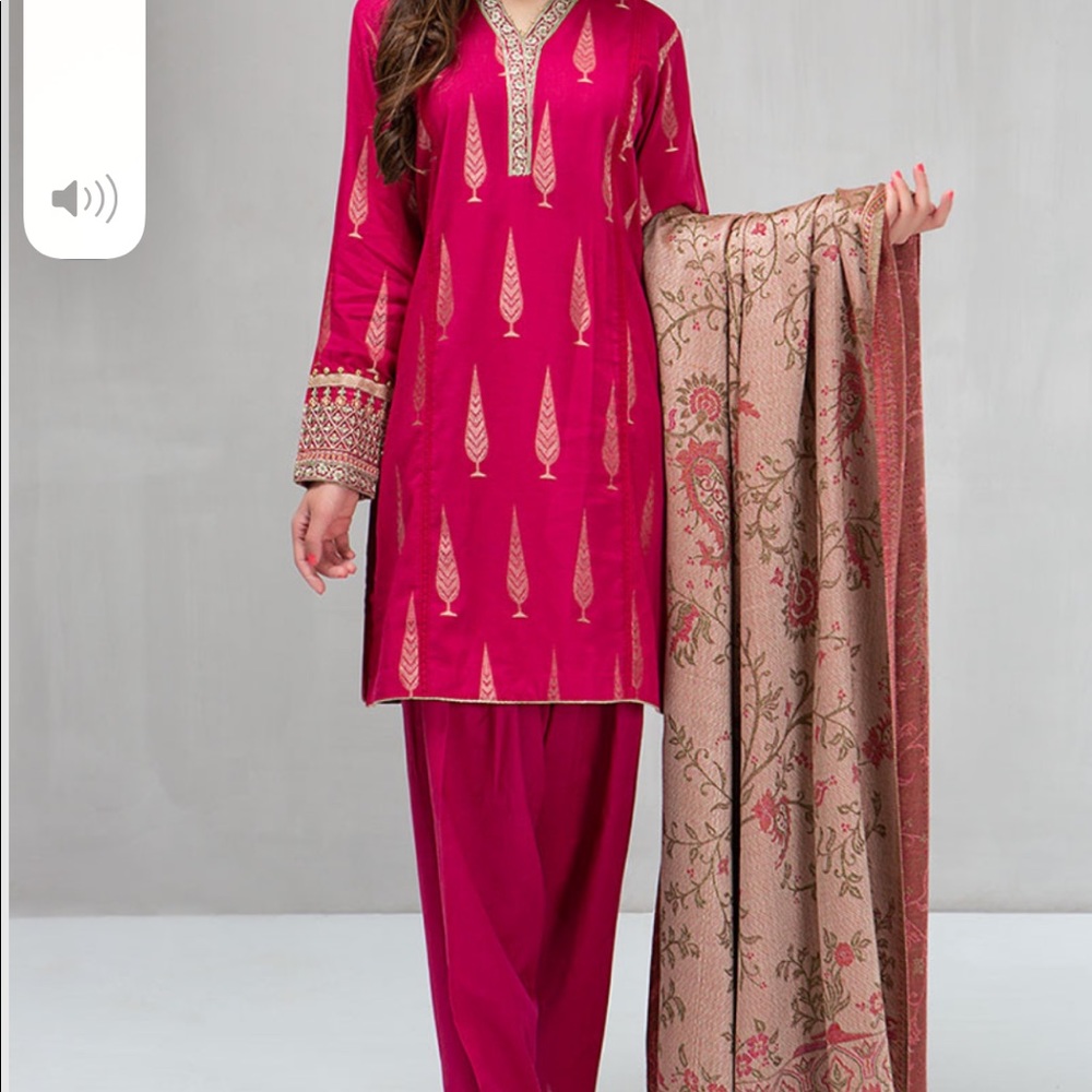 Shawl suit - Picture 3 of 5